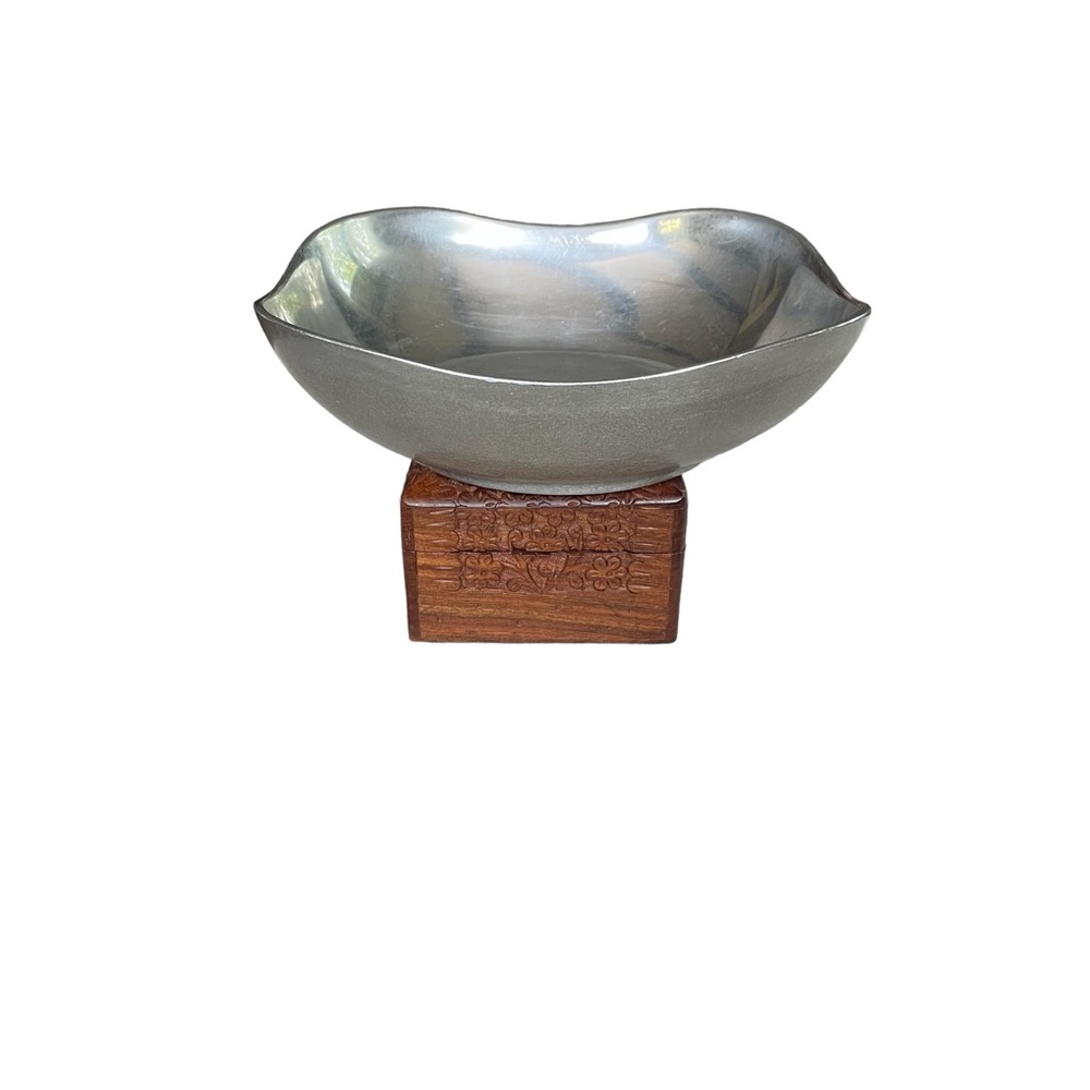 Vintage Wilton Pewter Serving Bowl. Square with Wavey Edge. 9" x 9" x 4"